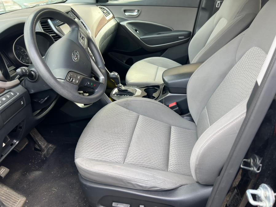 2017 Hyundai Santa Fe SE 3.3L Automatic AWD photo