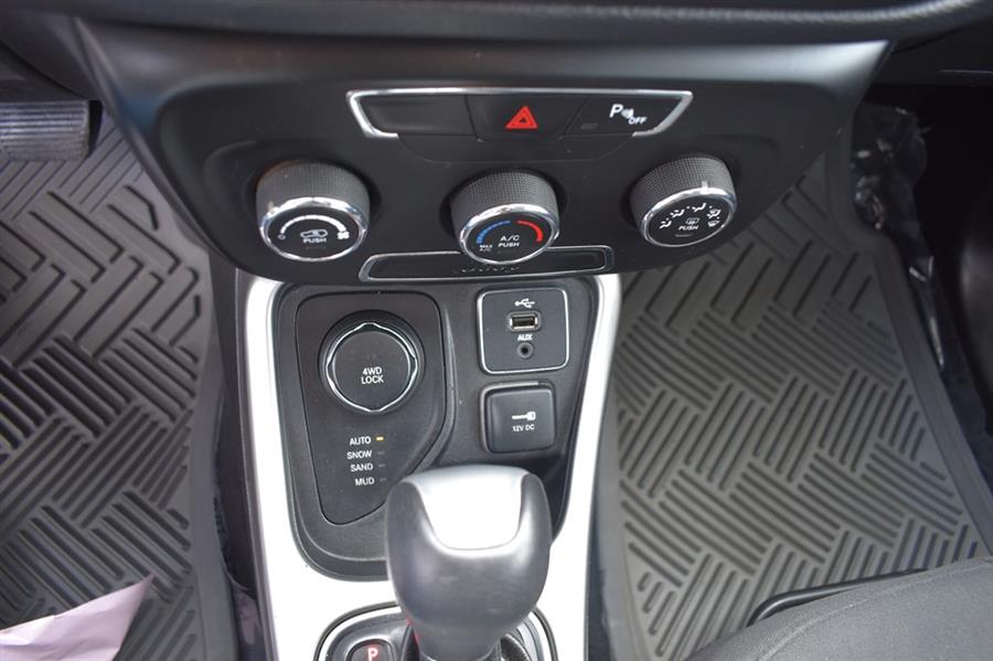 2018 Jeep Compass SPORT photo