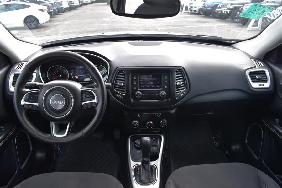 2018 Jeep Compass SPORT photo