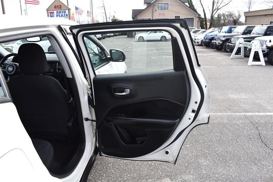 2018 Jeep Compass SPORT photo