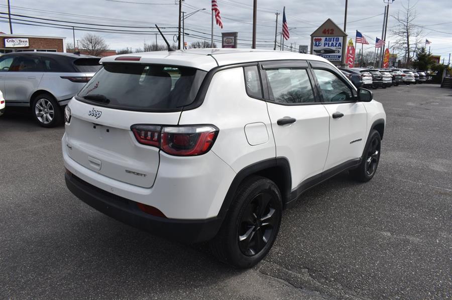 2018 Jeep Compass SPORT photo