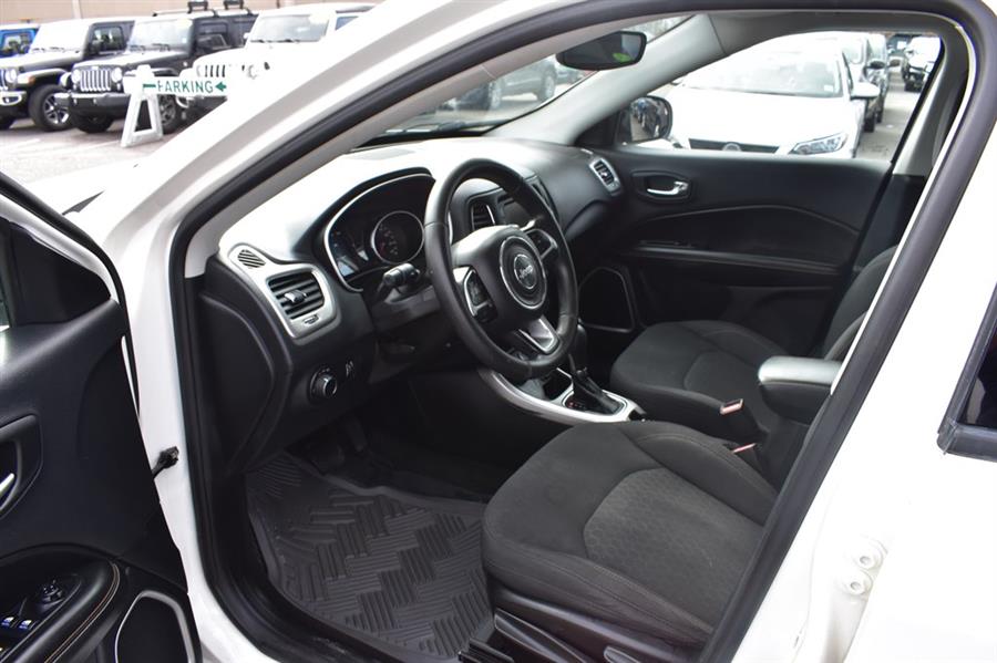 2018 Jeep Compass SPORT photo