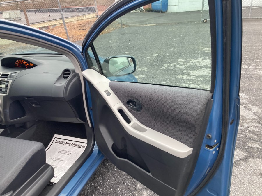 2009 Toyota Yaris S photo