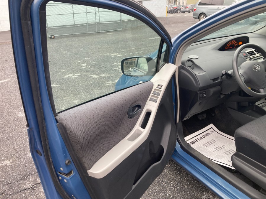 2009 Toyota Yaris S photo