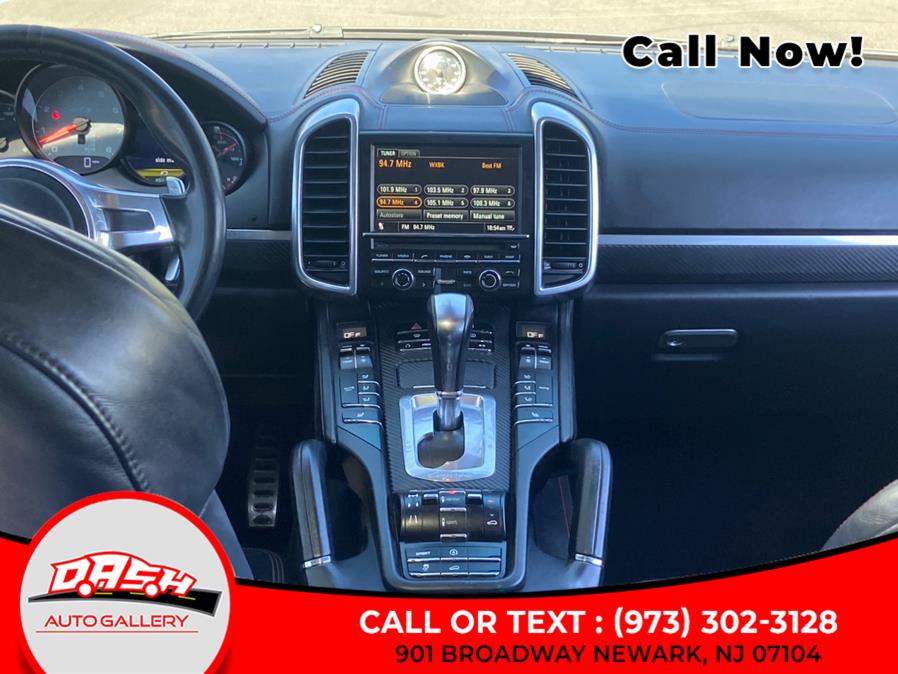 2013 Porsche Cayenne GTS photo