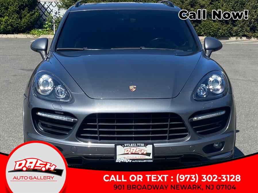 2013 Porsche Cayenne GTS photo