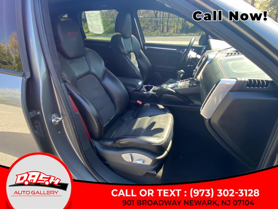 2013 Porsche Cayenne GTS photo