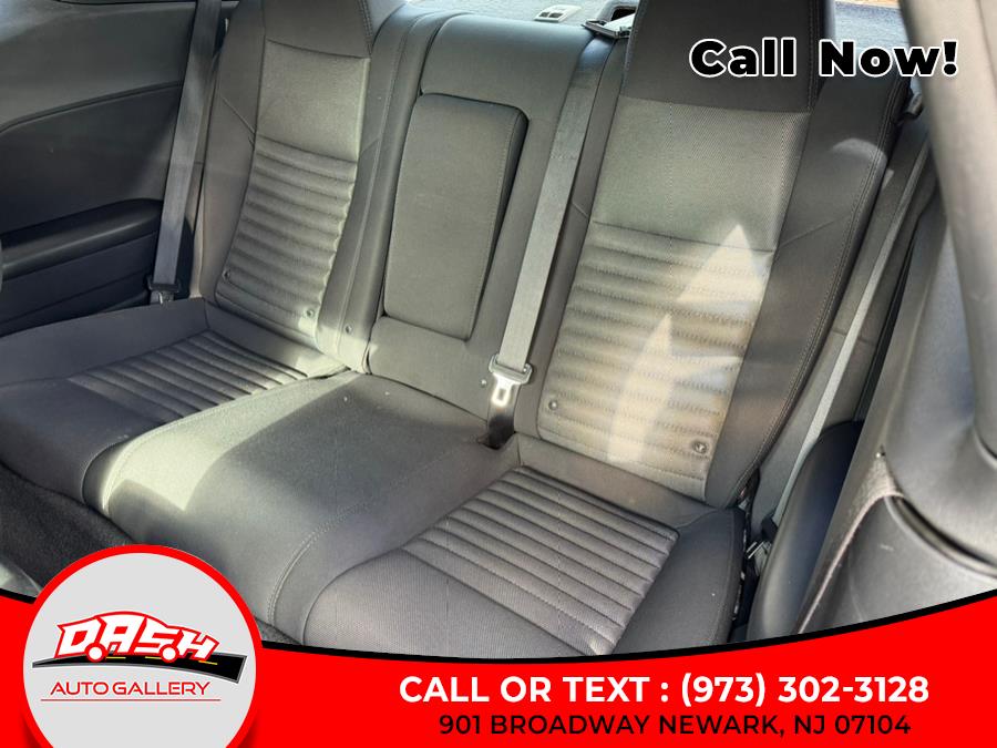 2013 Dodge Challenger SXT photo