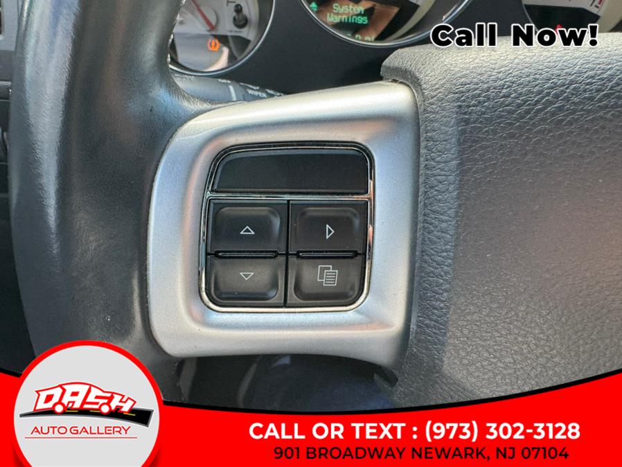2013 Dodge Challenger SXT photo