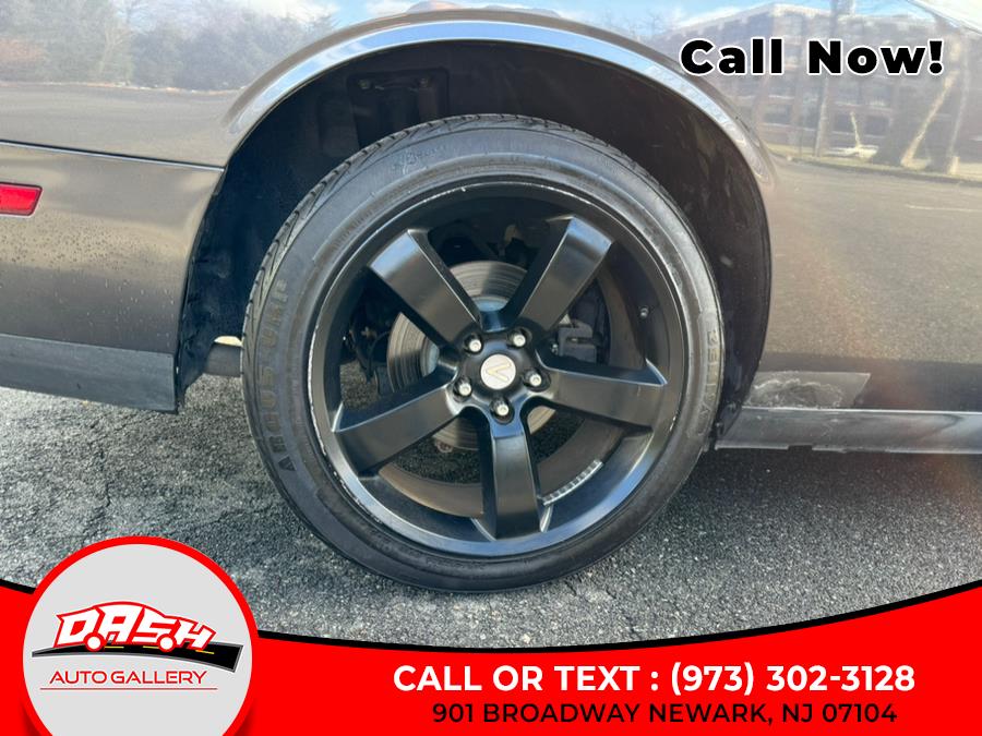 2013 Dodge Challenger SXT photo