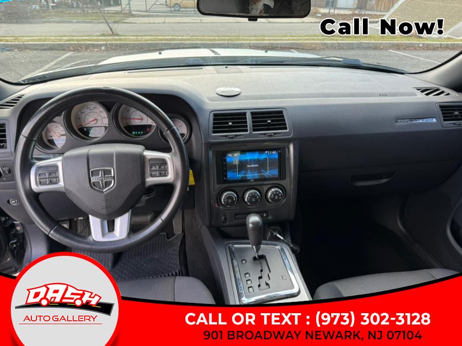 2013 Dodge Challenger SXT photo