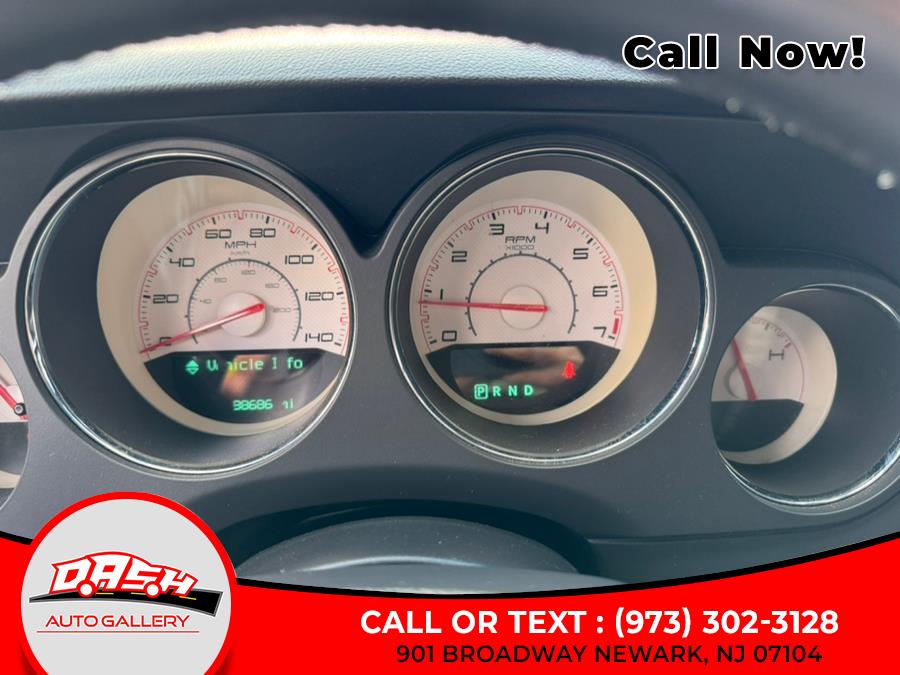 2013 Dodge Challenger SXT photo