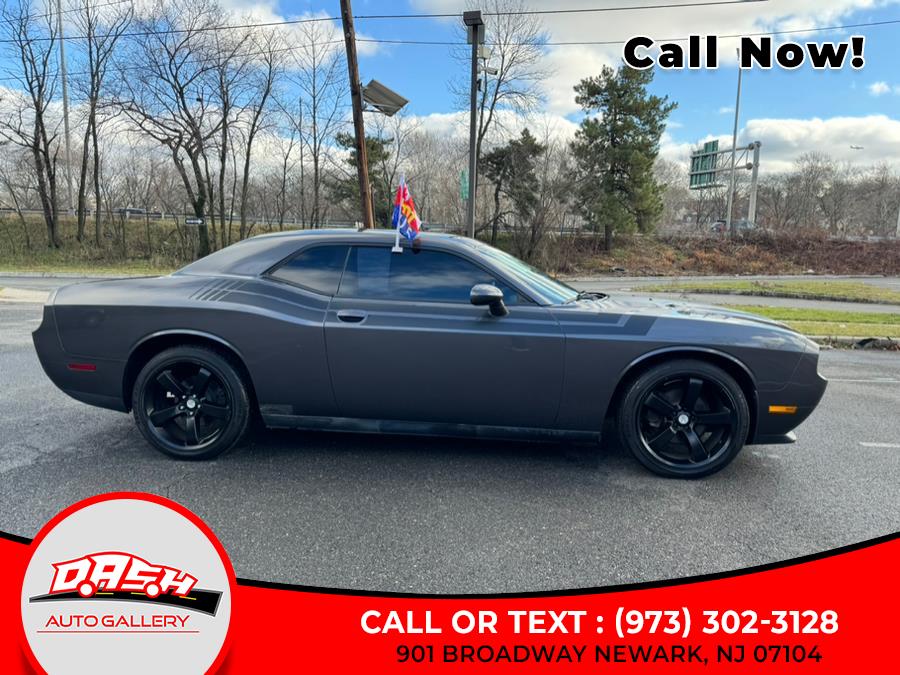 2013 Dodge Challenger SXT photo