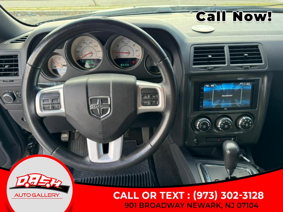 2013 Dodge Challenger SXT photo