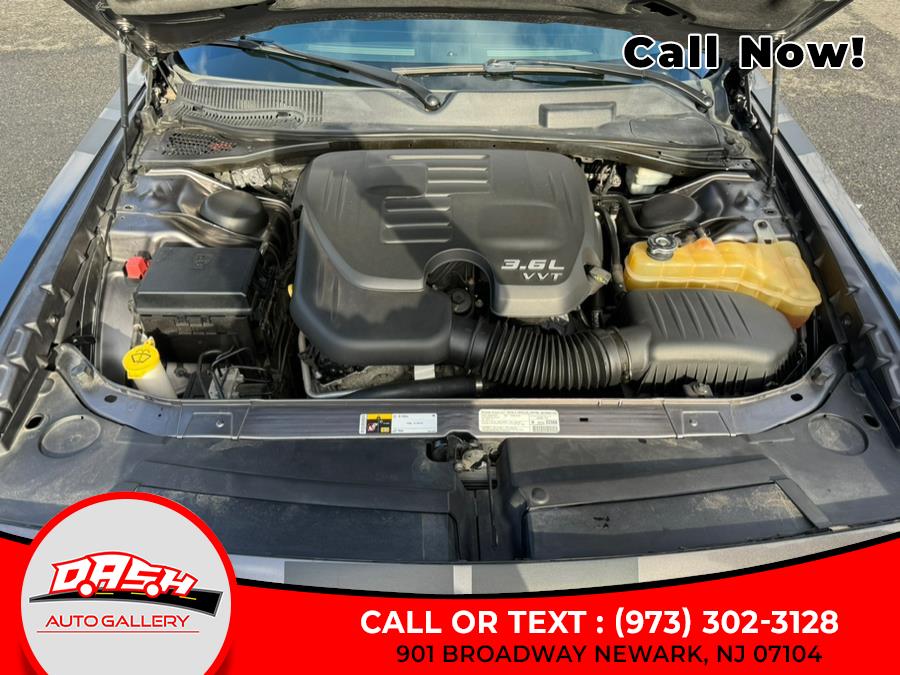 2013 Dodge Challenger SXT photo