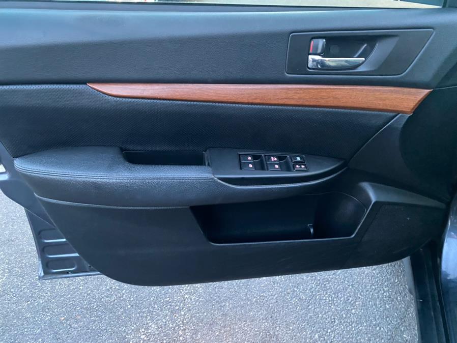 2014 Subaru Outback 2.5i Limited photo