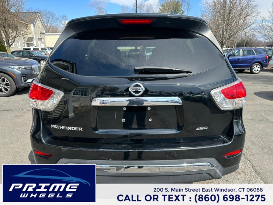 2013 Nissan Pathfinder S photo