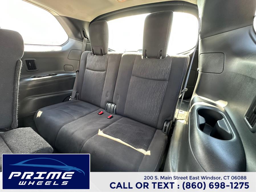 2013 Nissan Pathfinder S photo