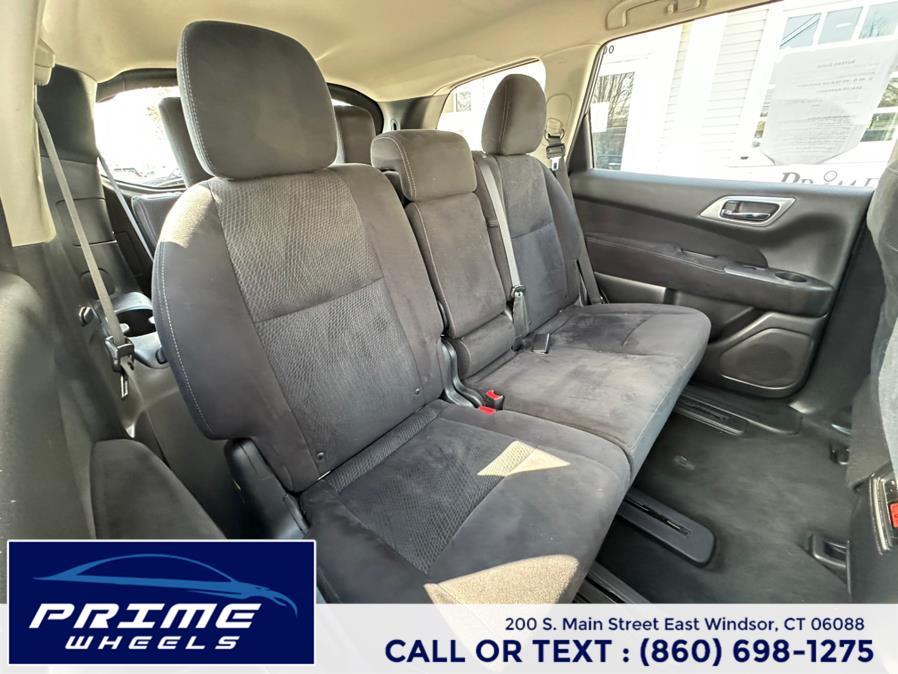 2013 Nissan Pathfinder S photo