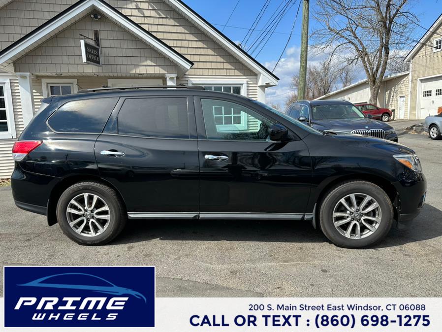 2013 Nissan Pathfinder S photo