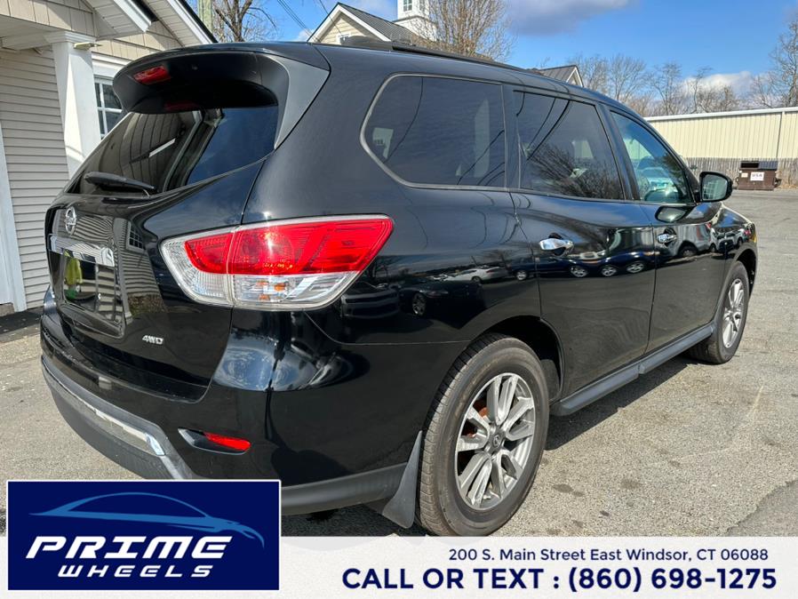 2013 Nissan Pathfinder S photo