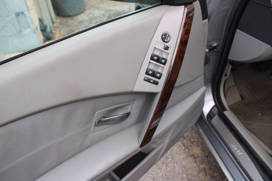 2006 BMW 5-Series 530xi photo