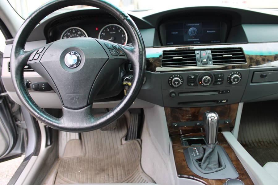 2006 BMW 5-Series 530xi photo