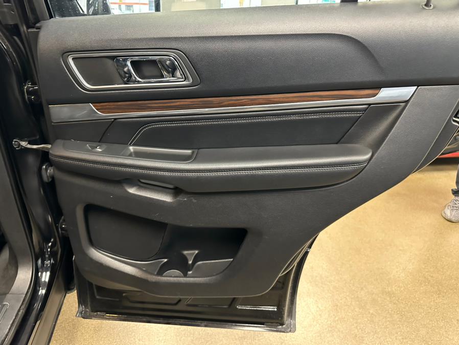 2016 Ford Explorer FWD 4dr Limited photo