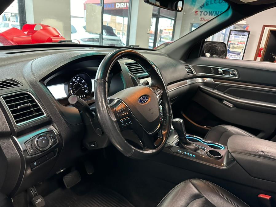 2016 Ford Explorer FWD 4dr Limited photo