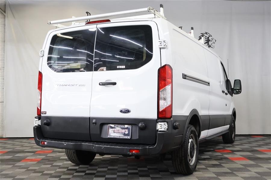 2018 Ford TRANSIT T-250 photo