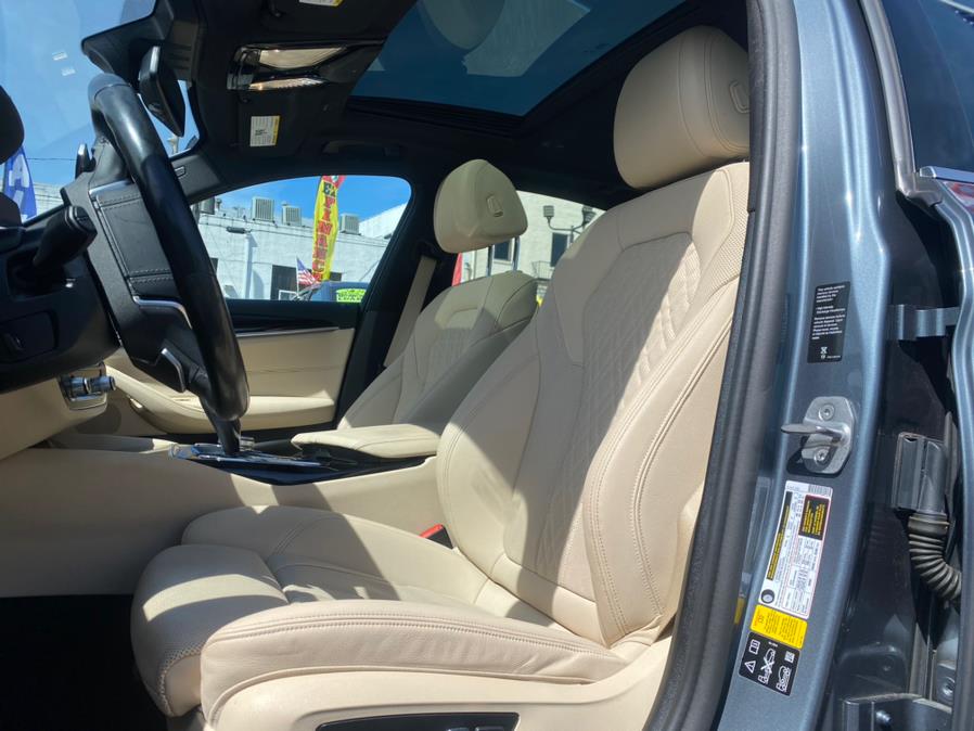2021 BMW 5-Series 530i xDrive Sedan photo
