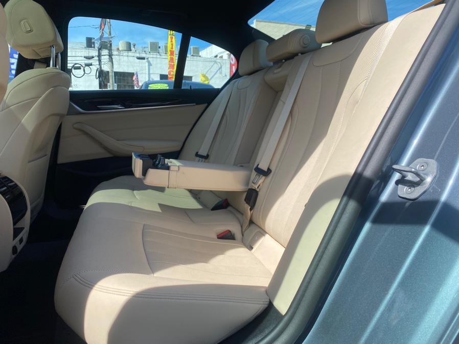 2021 BMW 5-Series 530i xDrive Sedan photo