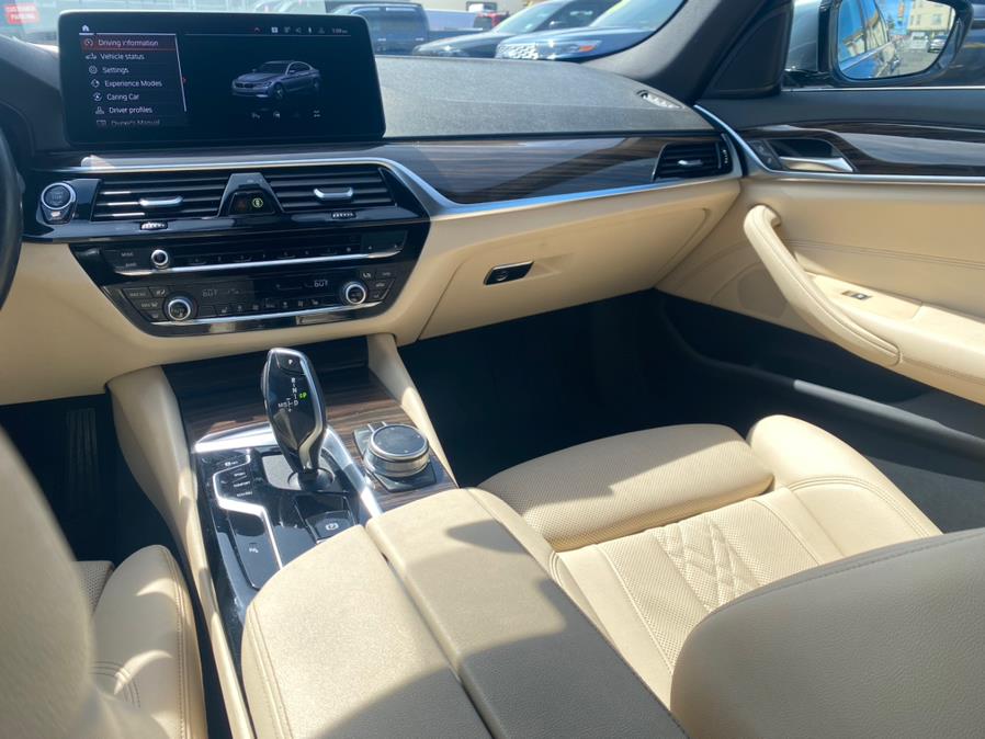 2021 BMW 5-Series 530i xDrive Sedan photo