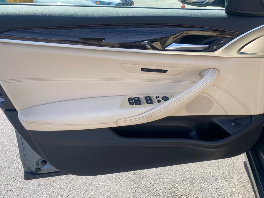2021 BMW 5-Series 530i xDrive Sedan photo