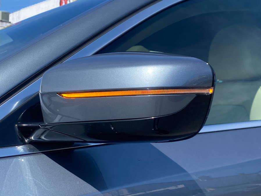 2021 BMW 5-Series 530i xDrive Sedan photo