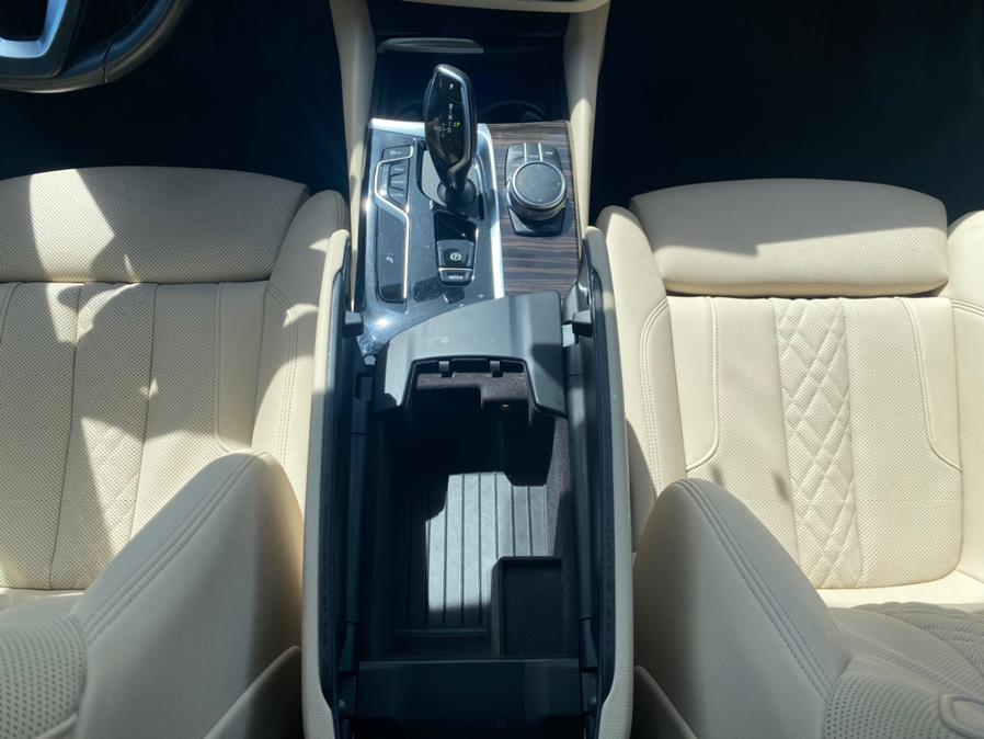 2021 BMW 5-Series 530i xDrive Sedan photo
