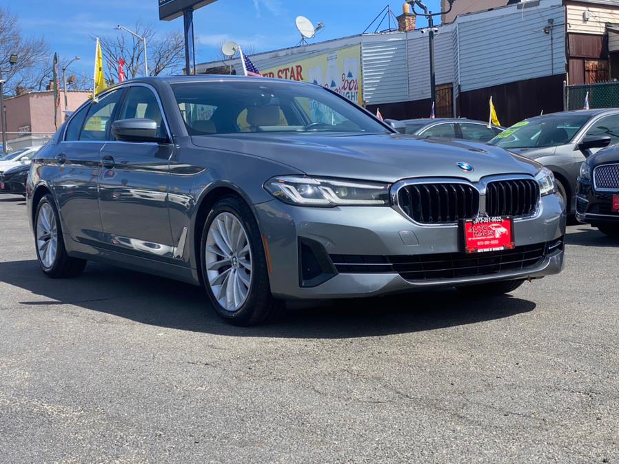 2021 BMW 5-Series 530i xDrive Sedan photo