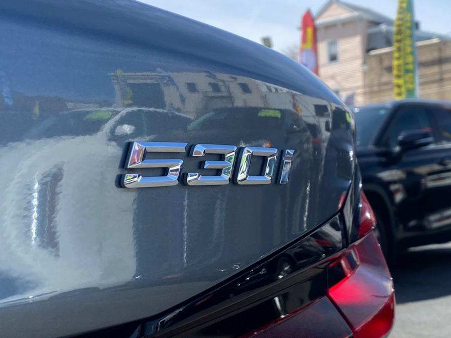 2021 BMW 5-Series 530i xDrive Sedan photo