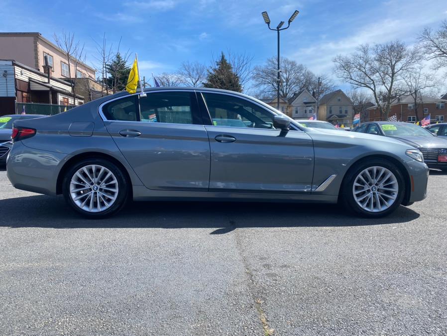 2021 BMW 5-Series 530i xDrive Sedan photo