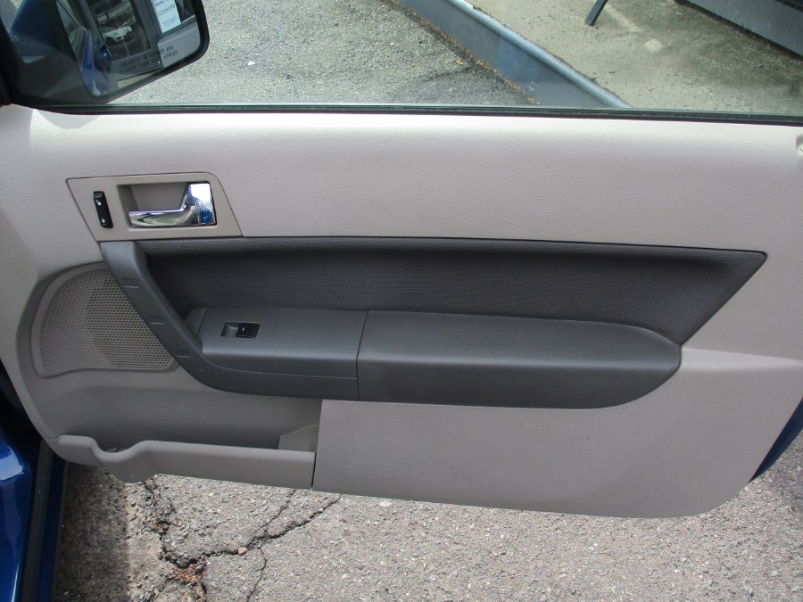 2008 Ford Focus SE photo