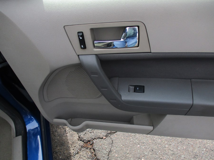 2008 Ford Focus SE photo