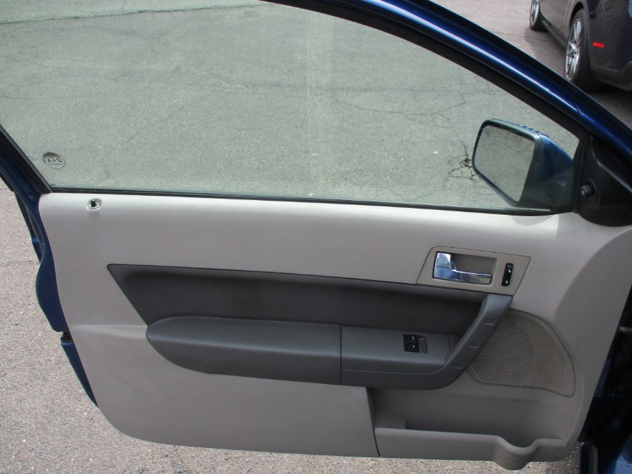 2008 Ford Focus SE photo