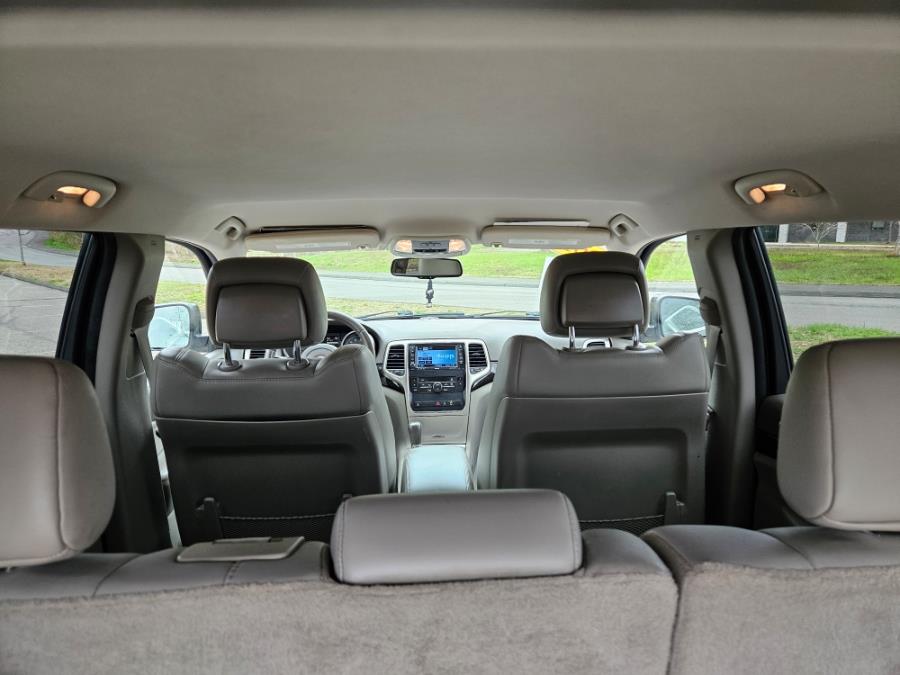 2011 Jeep Grand Cherokee Laredo photo