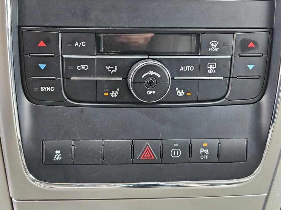 2011 Jeep Grand Cherokee Laredo photo