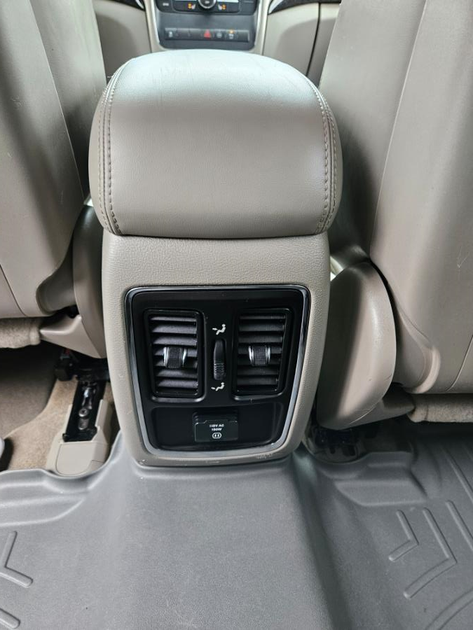 2011 Jeep Grand Cherokee Laredo photo