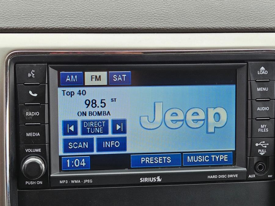 2011 Jeep Grand Cherokee Laredo photo