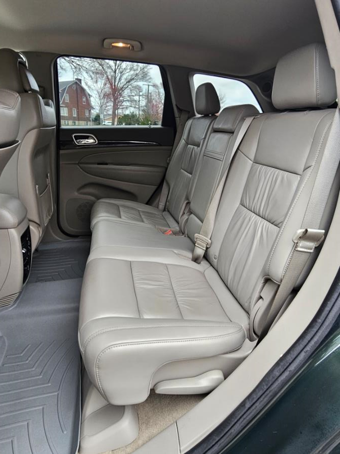2011 Jeep Grand Cherokee Laredo photo