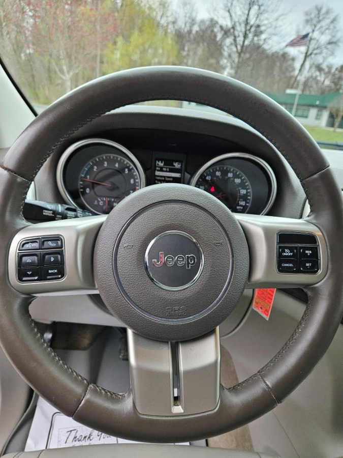 2011 Jeep Grand Cherokee Laredo photo