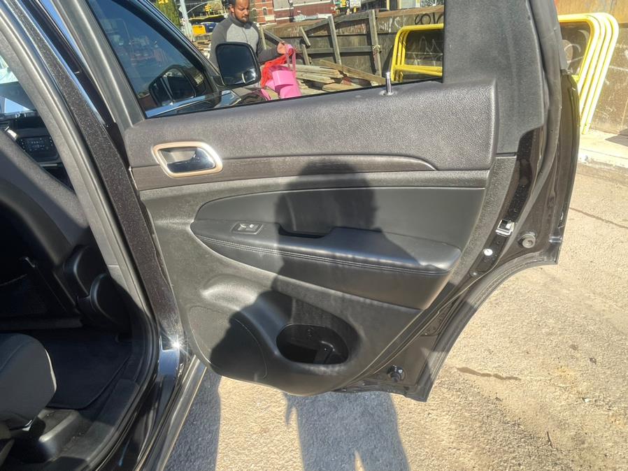 2015 Jeep Grand Cherokee 4WD 4dr Altitude photo