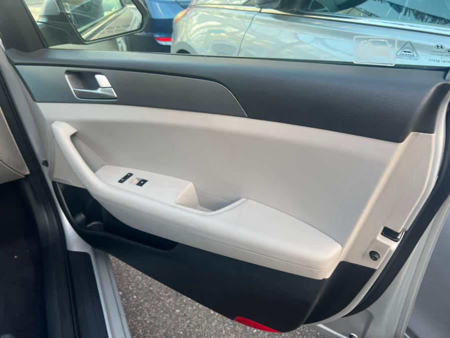 2016 Hyundai Sonata 4dr Sdn 2.4L SE photo